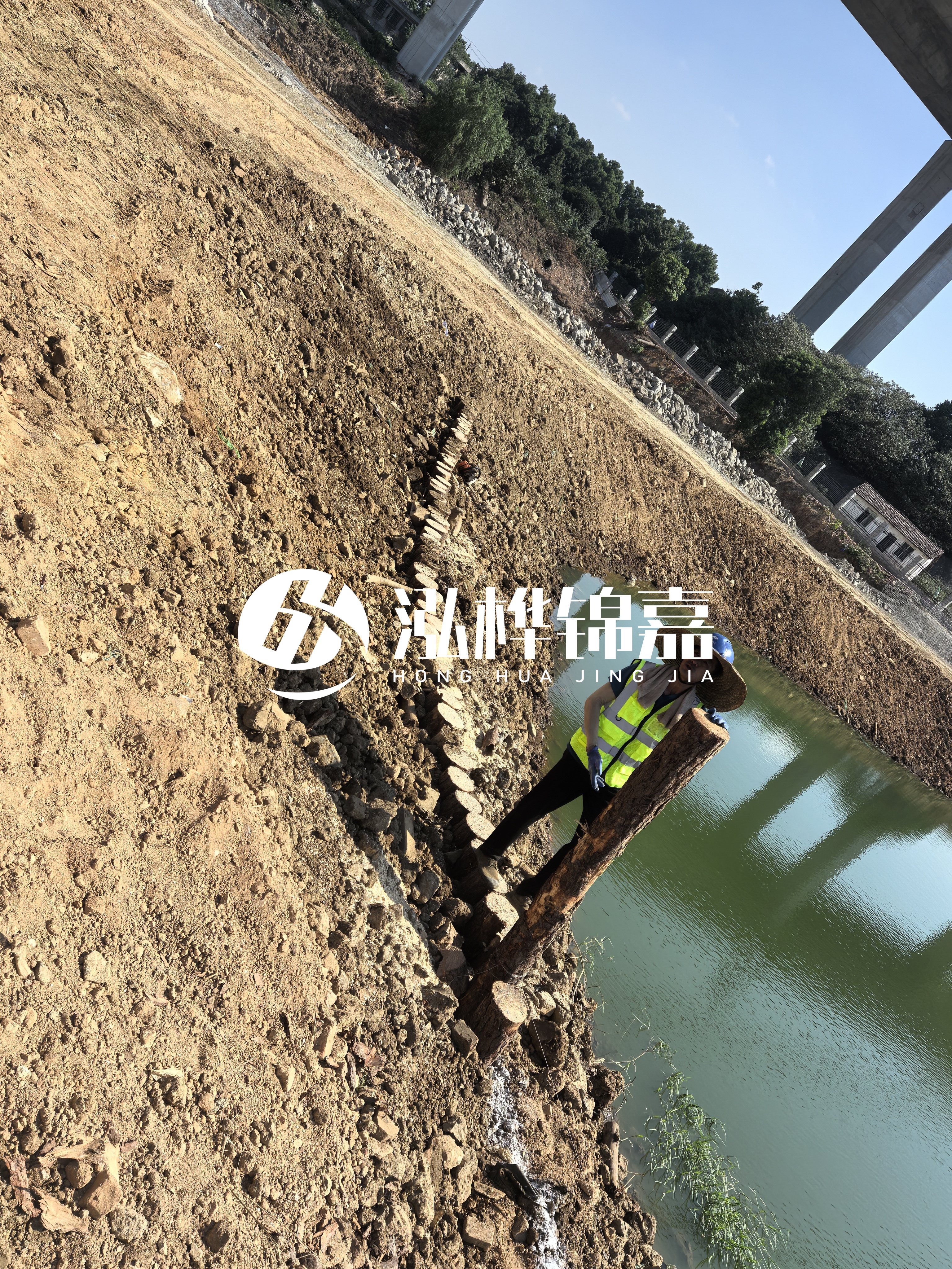 畢節(jié)河道打松木樁施工-護(hù)坡樁施工工藝流程？