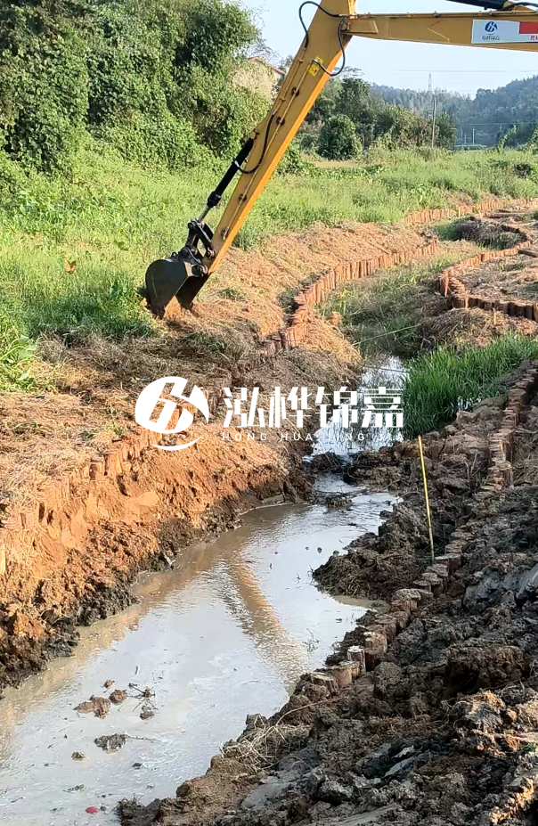 十堰河道清淤專業(yè)施工-打完松木樁后清理淤泥費用高不高？