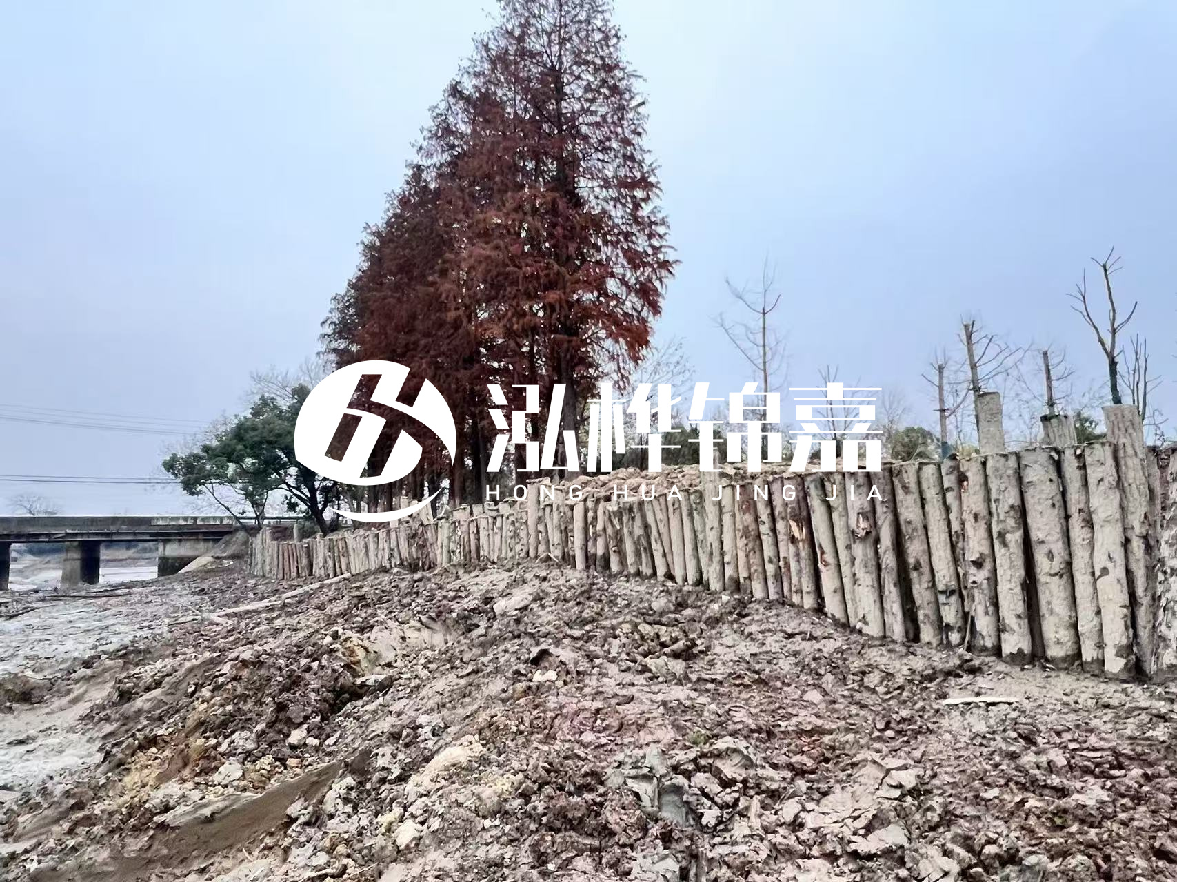 平?jīng)鐾跈C(jī)打木樁專業(yè)施工-松木樁工程量怎么計(jì)算的？