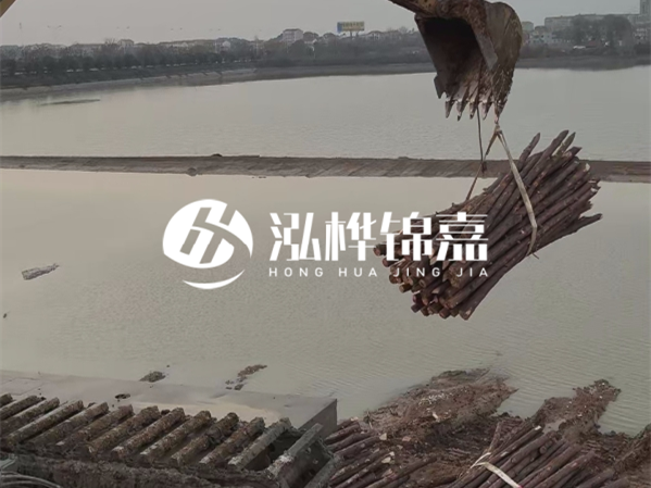 包工包料和清工施工哪種更劃算？1000根松木樁正常施工周期要多久？