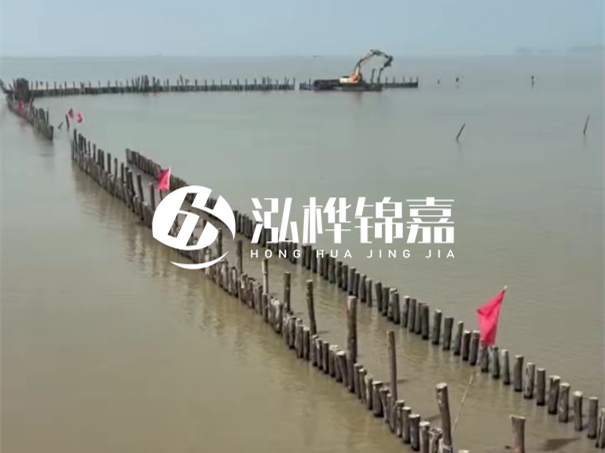 河道護(hù)坡打樁對(duì)河岸保護(hù)有何作用？河道松木樁水面需要預(yù)留多長(zhǎng)？