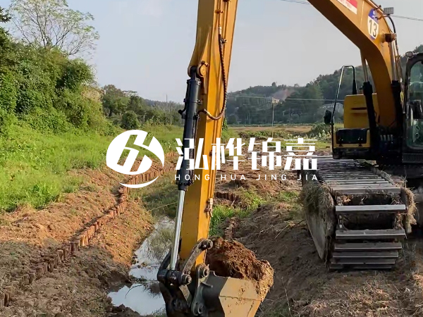 陜西松木樁廠家泓樺錦嘉-松木樁尾徑測(cè)量從哪個(gè)位置開(kāi)始算？