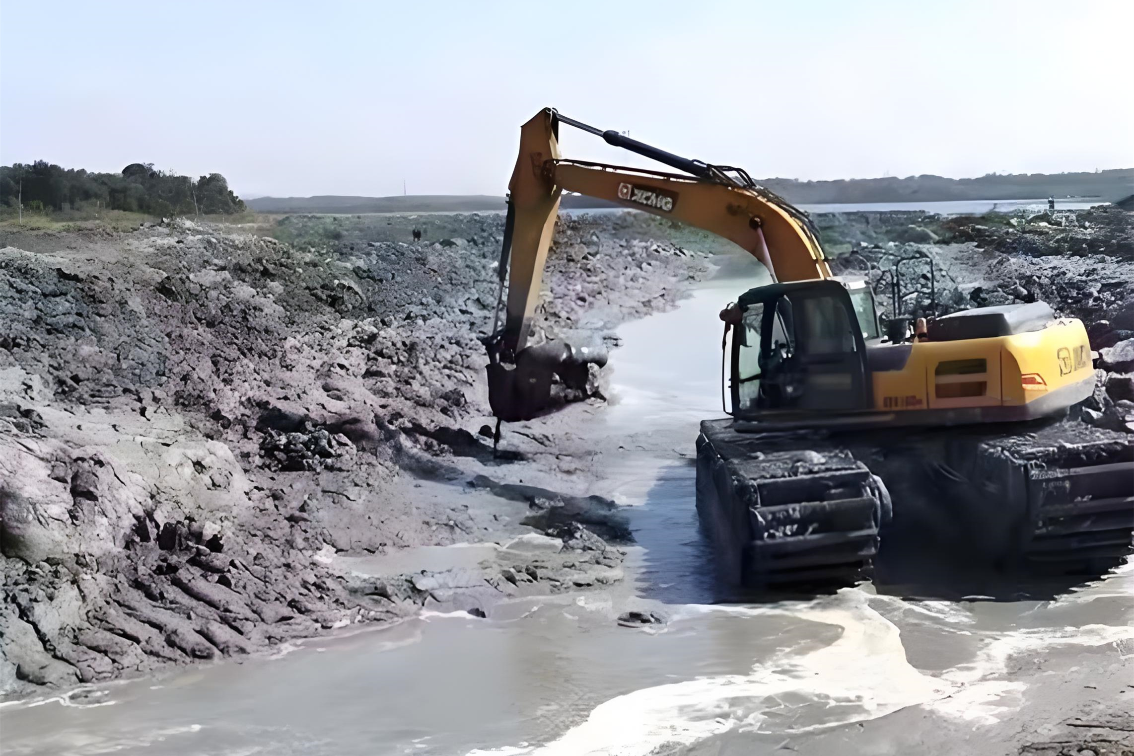 安徽水挖清淤團隊泓樺錦嘉-挖機怎么清理魚塘淤泥？
