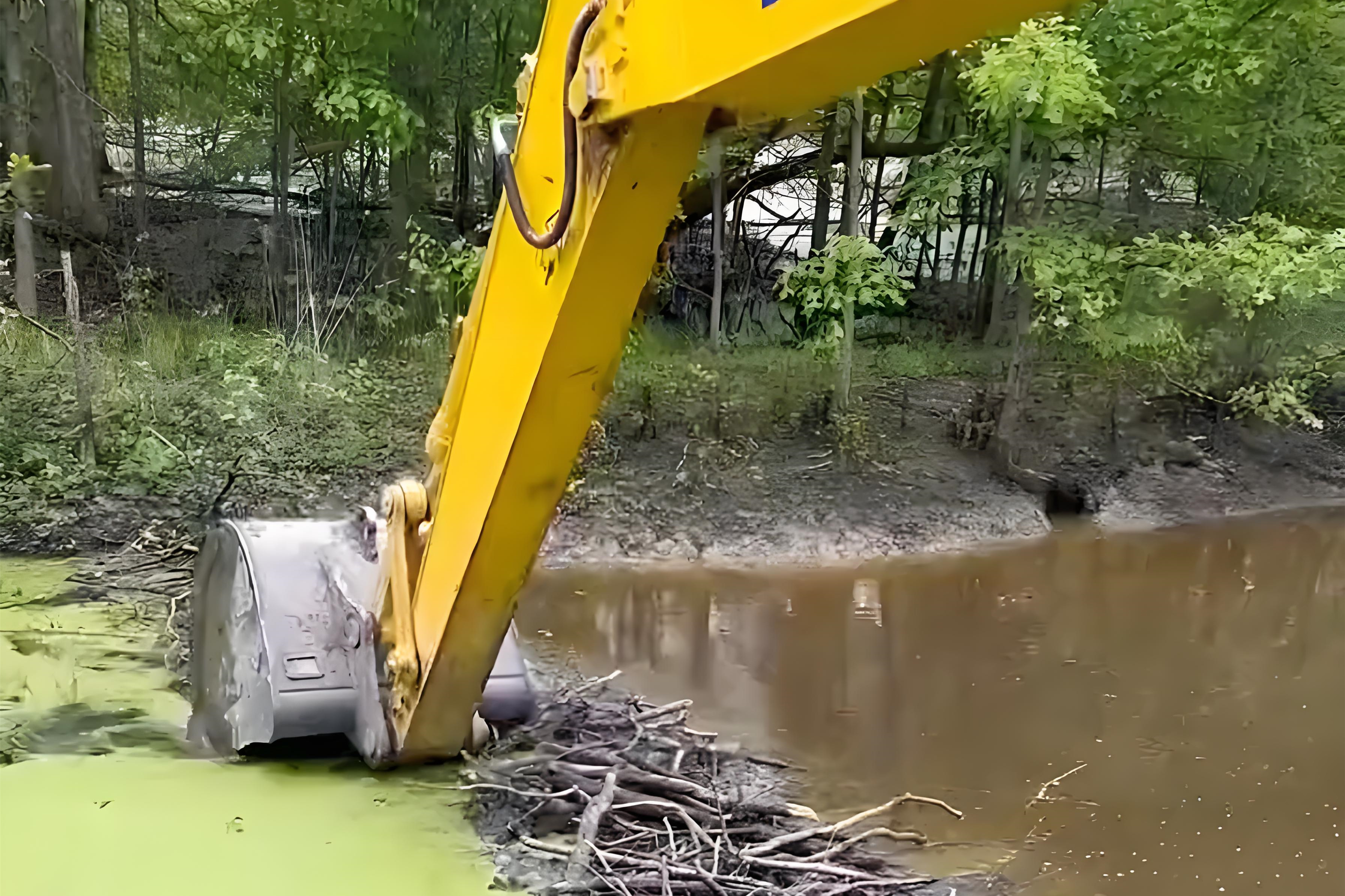 益陽水挖清淤團(tuán)隊(duì)泓樺錦嘉-水塘清淤中遇到大量垃圾如何處理？