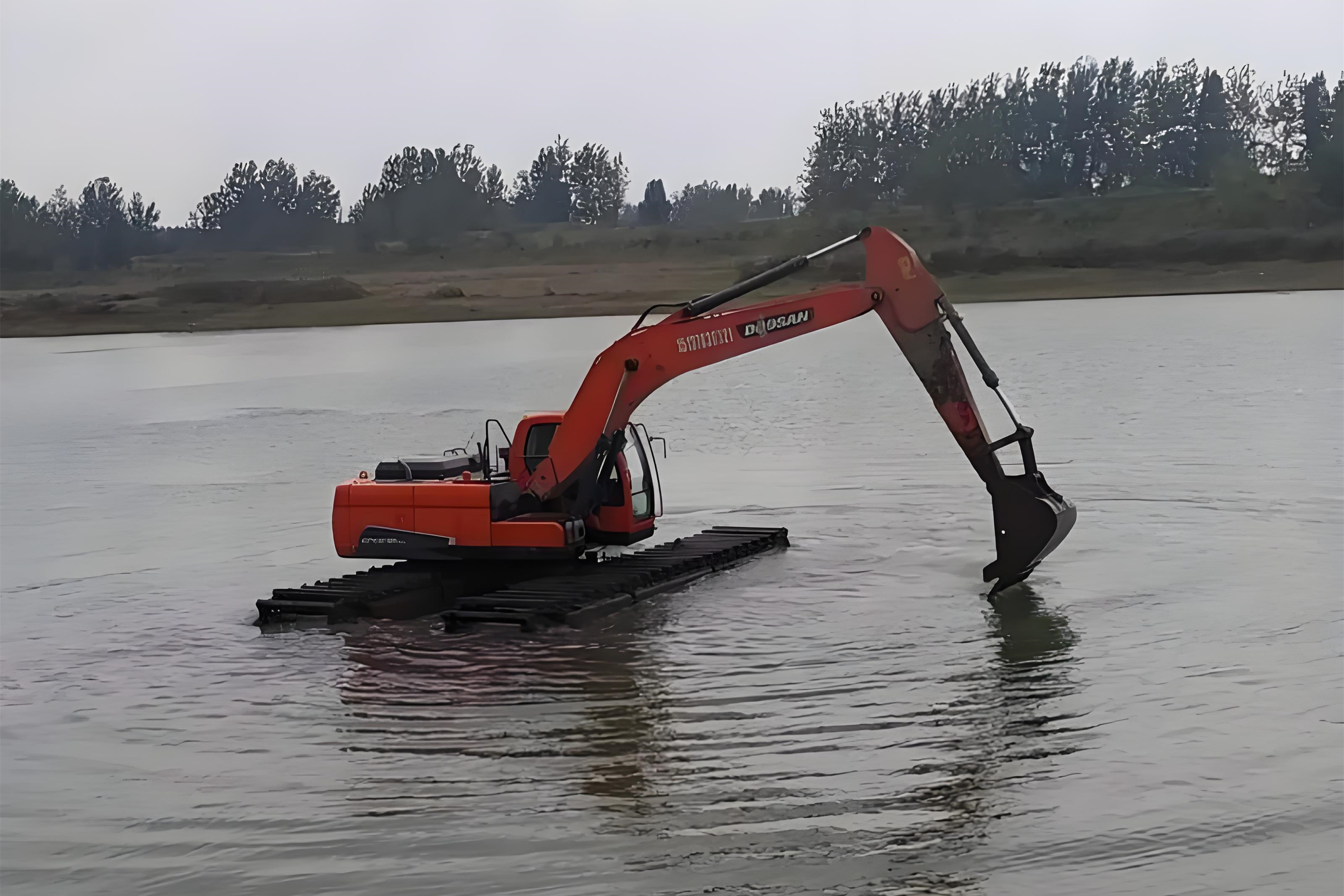 南昌水挖清淤團(tuán)隊(duì)泓樺錦嘉-大面積沼澤地清淤總價一般什么范圍？