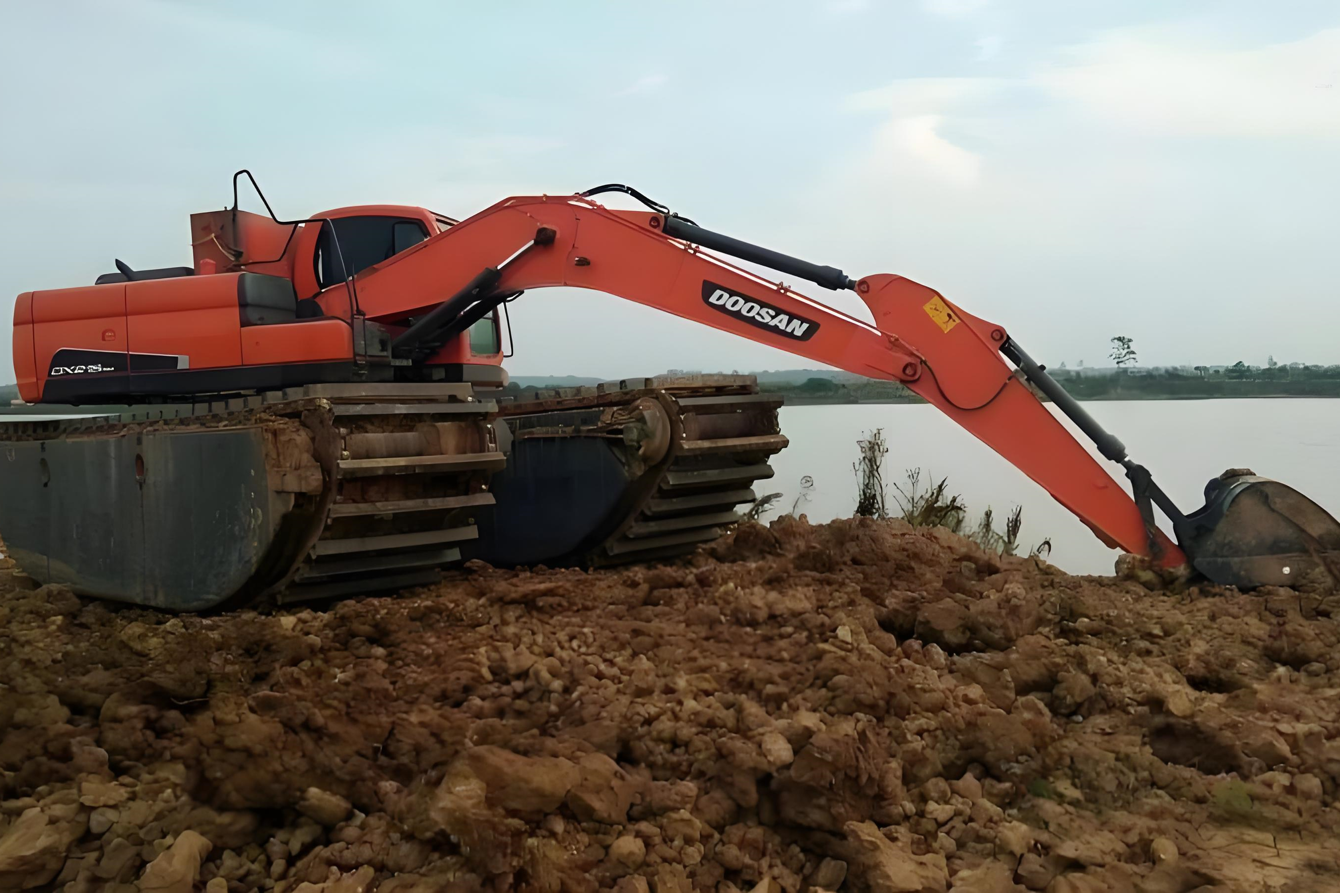 武漢水挖清淤團(tuán)隊(duì)泓樺錦嘉-水庫清淤一立方米的價格是多少？?