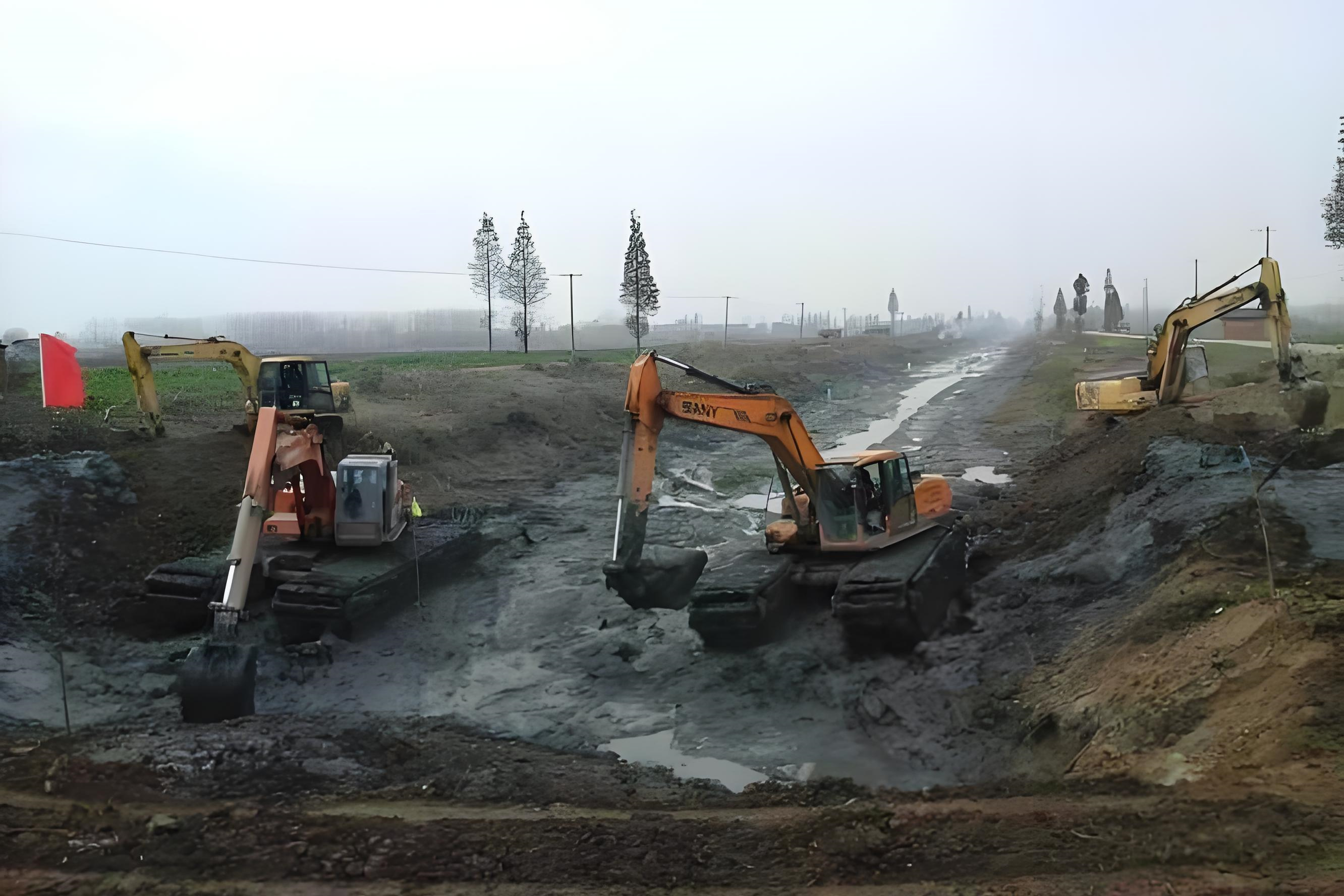 湖南岳陽挖機清淤施工隊 - 挖機清淤對河道邊坡有破壞嗎？
